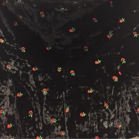 Free People Black Velvet Strawberry Embroidered Strapless Tube Top Size L - Picture 2 of 5